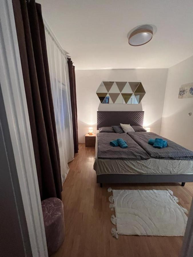 Lara Apartment