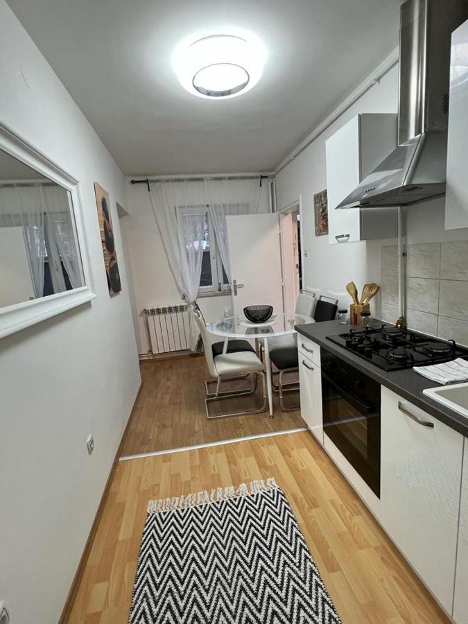 Apartment Lara *